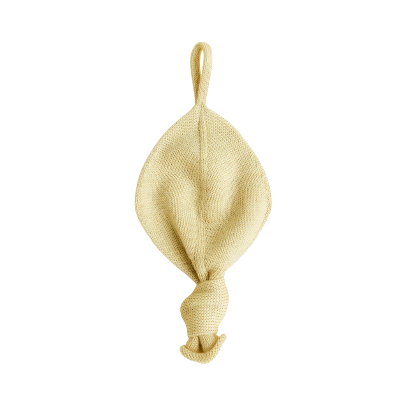 Hvid Titi wollen speendoekje in de kleur light yellow - de Wevershoek
