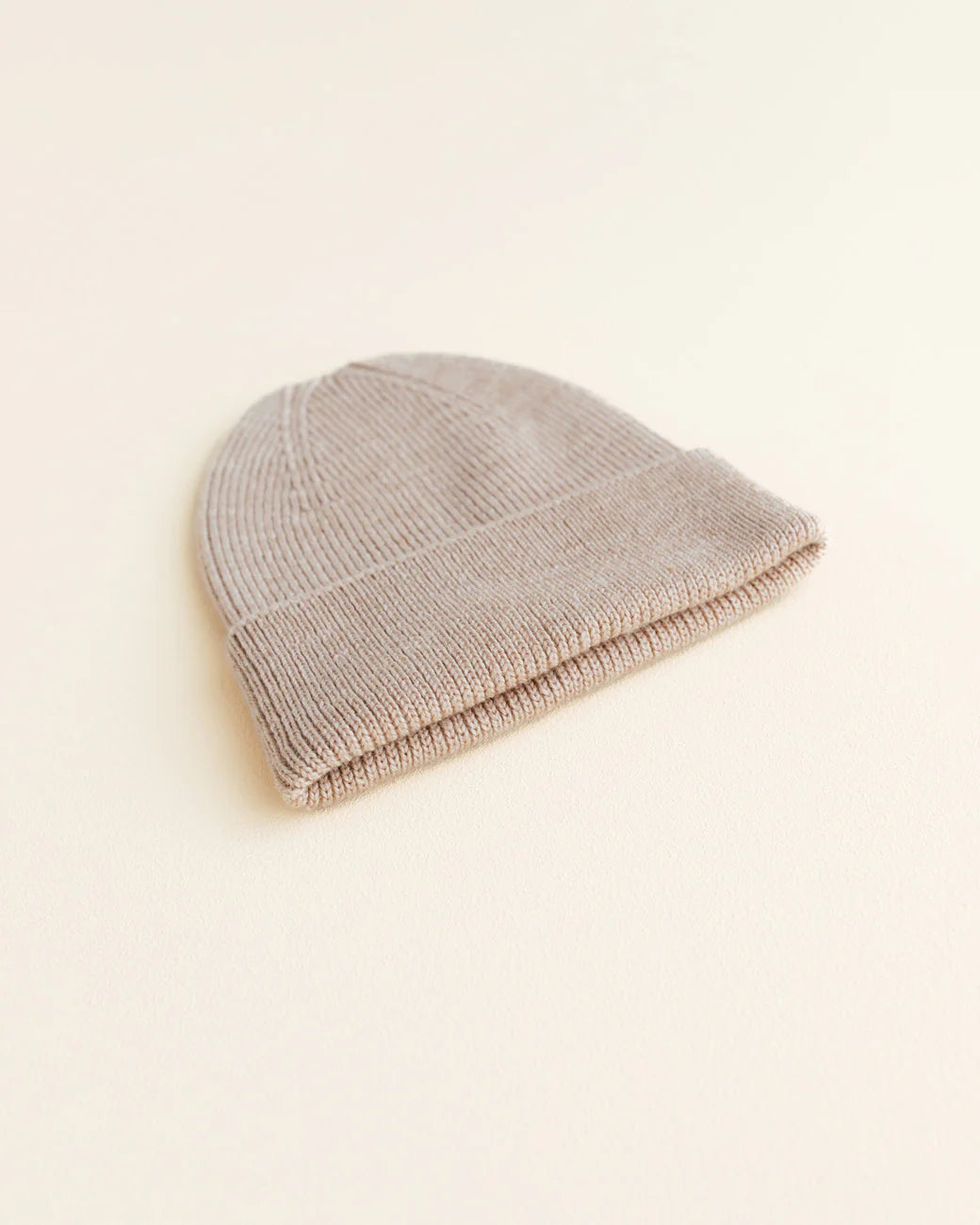 Hvid beanie Fonzie newborn - Sand