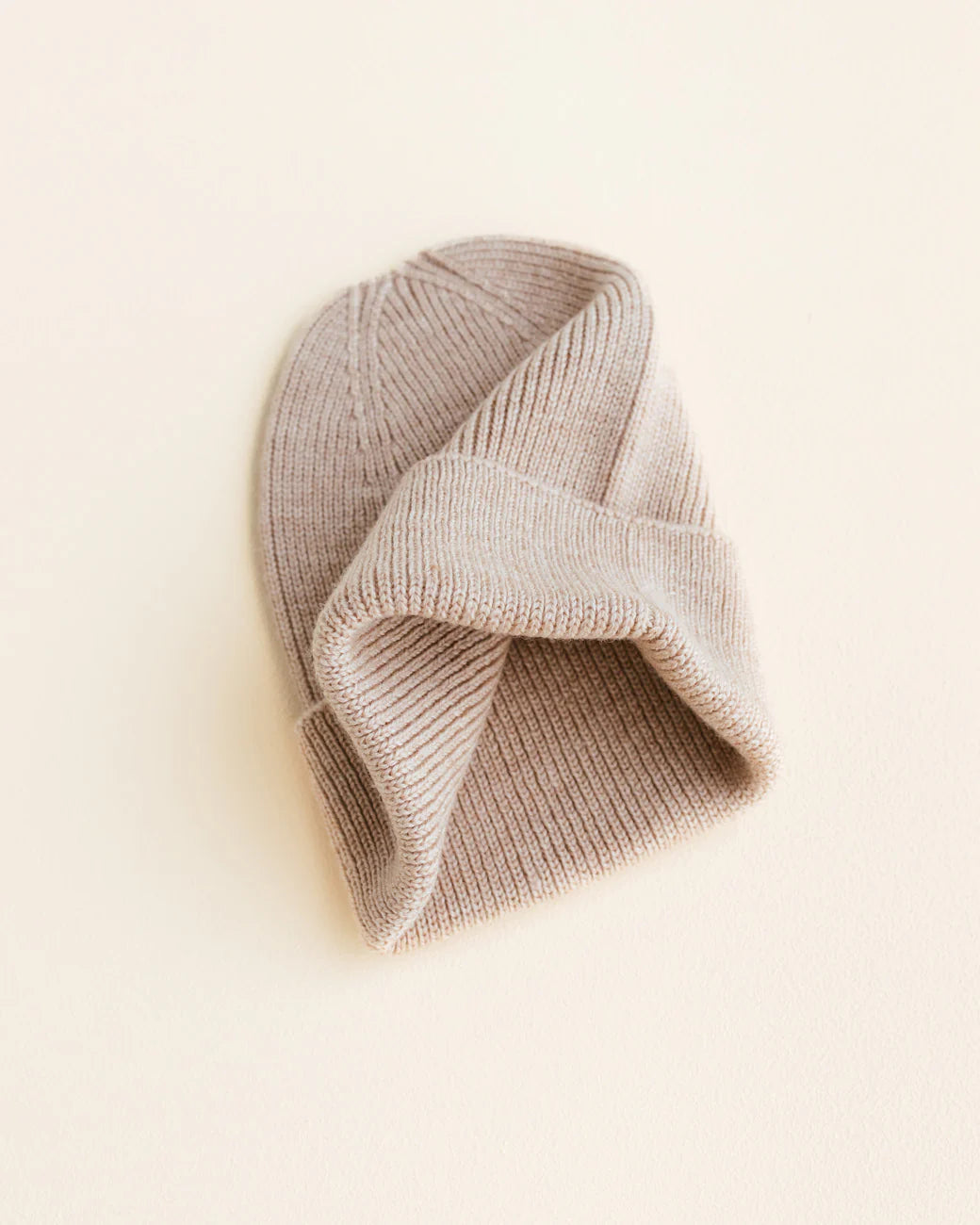 Hvid beanie Fonzie newborn - Sand