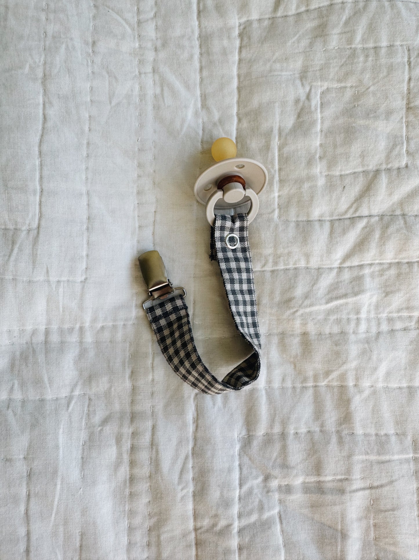 Lalaby cotton pacifier clip ā Forest check