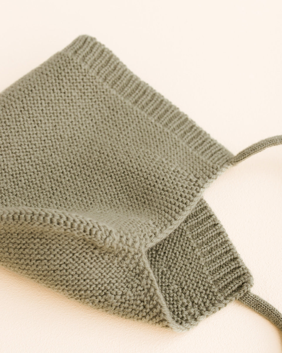 Hvid strikmutsje Dolly - Artichoke