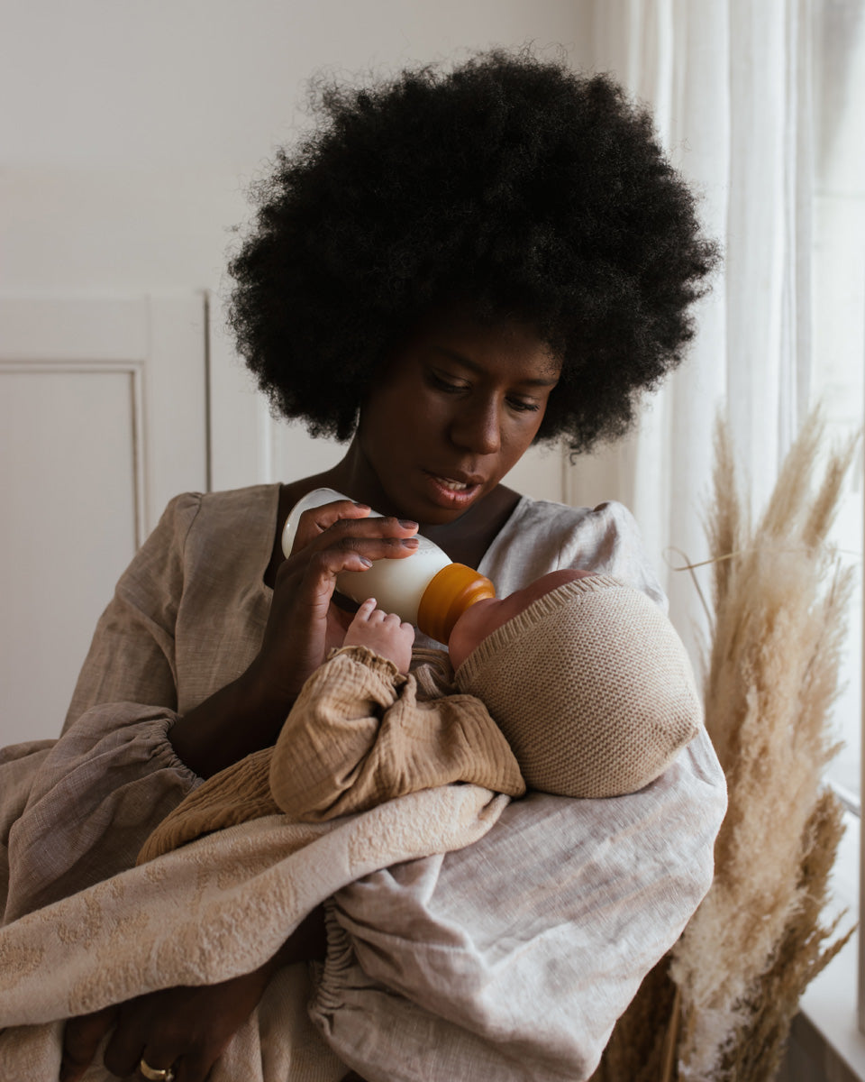 Hvid strikmutsje Dolly - Sand