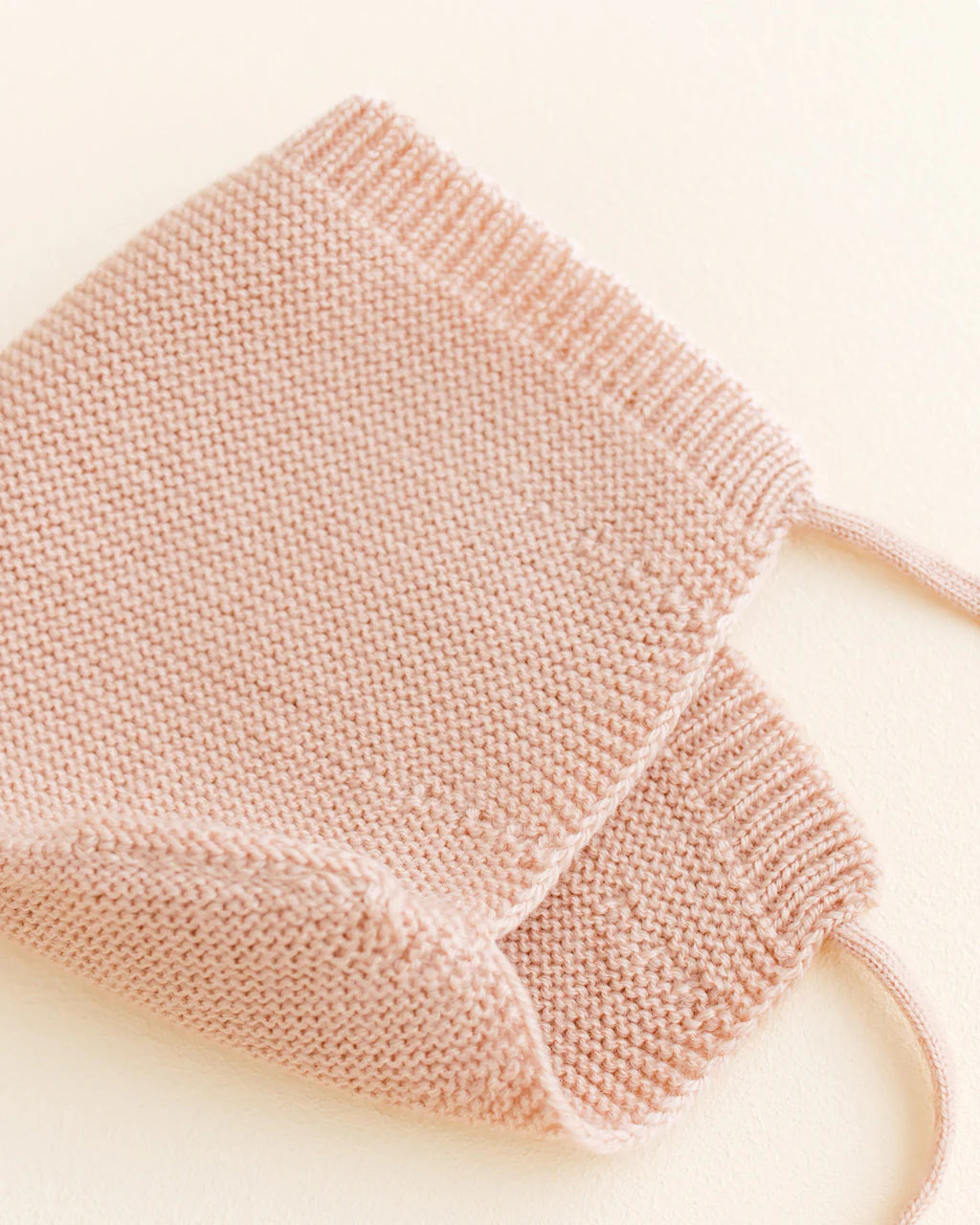 Hvid bow hat newborn - Apricot