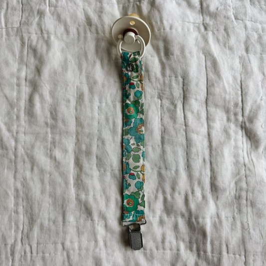 Lalaby Cotton Pacifier Clip – Blue Betsy