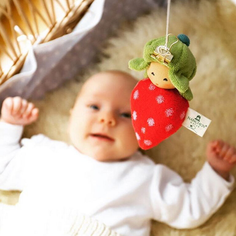 Nänchen Natural Grabbing Toy – Strawberry (with rattle)